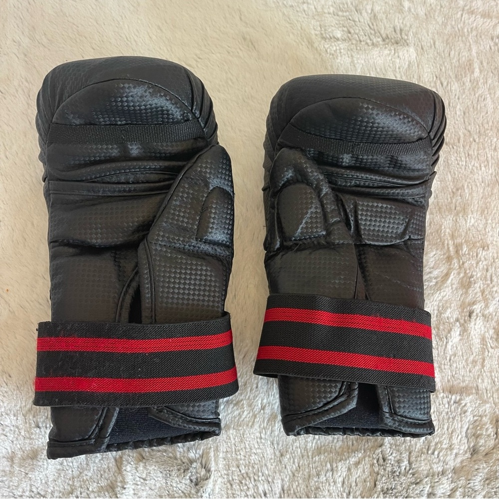 Child Youth Small Taekwondo Martial Arts Hand SPARRING GLOVES Gear Pad Black - Picture 2 of 7